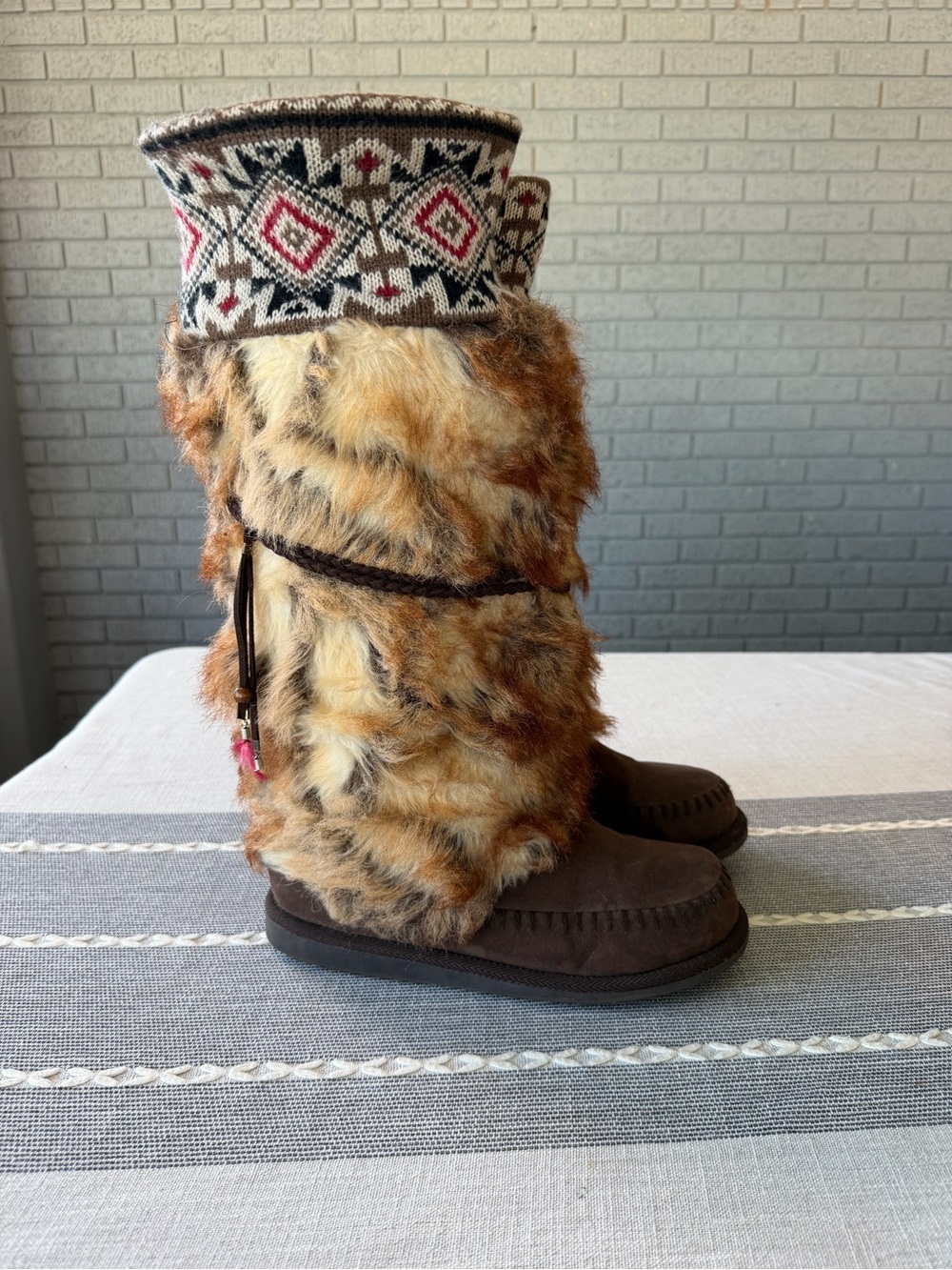 Y2K Muk Luks Leela Fair Isle Faux Fur Native Bohemian Winter Moccasin Boots 8 - Picture 3 of 7